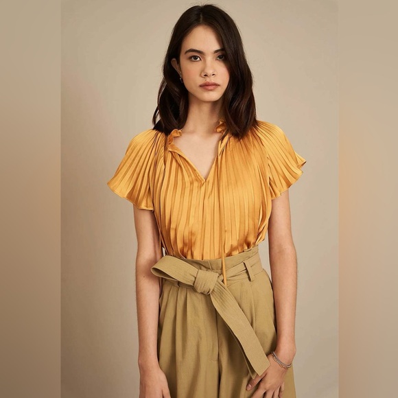 Christy Lynn Jacky Top Gold NWT - Picture 4 of 9